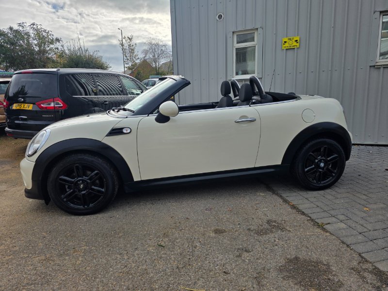 White 2012 Mini Roadster 1.6 Cooper Convertible 2dr Petrol Manual Euro 5 s/s 122 ps in Faringdon